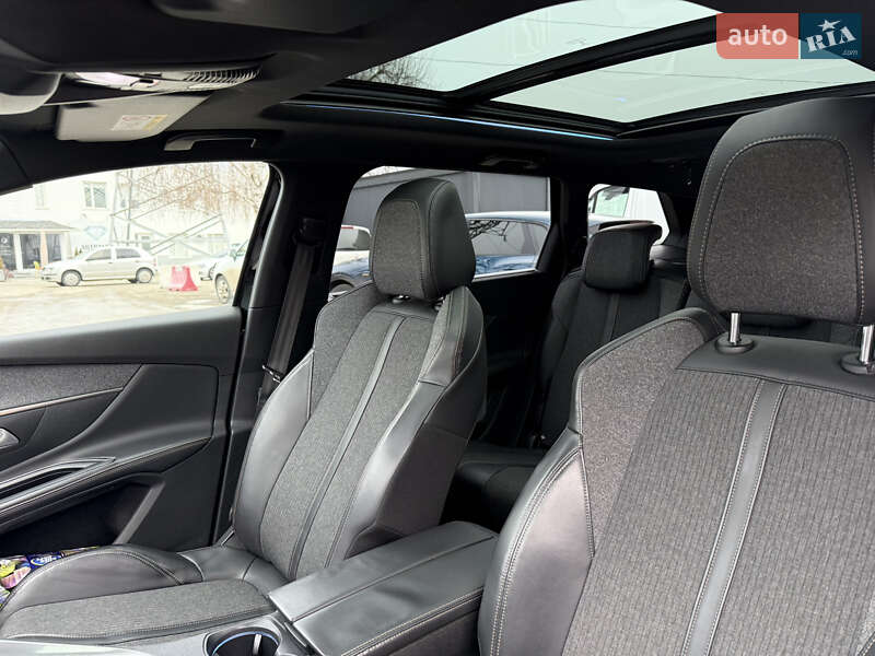 Внедорожник / Кроссовер Peugeot 5008 2017 в Черновцах