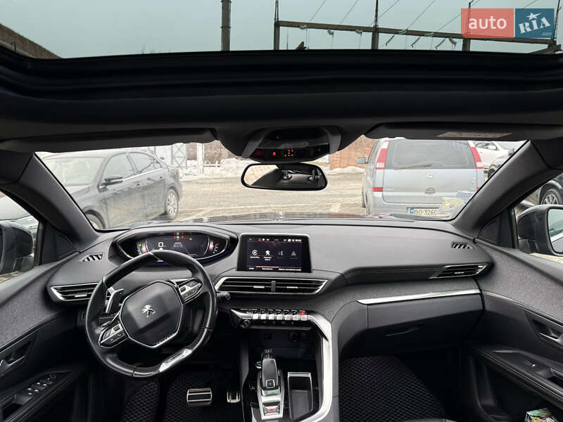 Внедорожник / Кроссовер Peugeot 5008 2017 в Черновцах