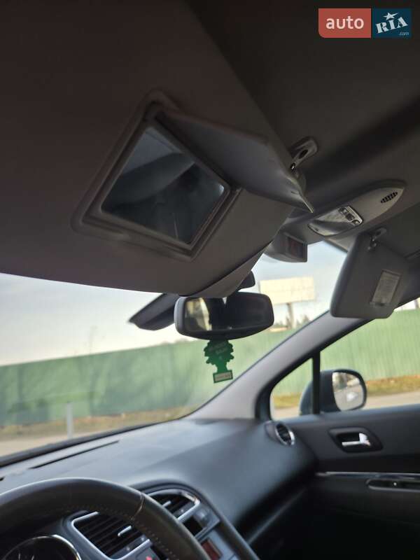 Микровэн Peugeot 5008 2010 в Львове фото 27 Микровэн Peugeot 5008 2010 в Львове