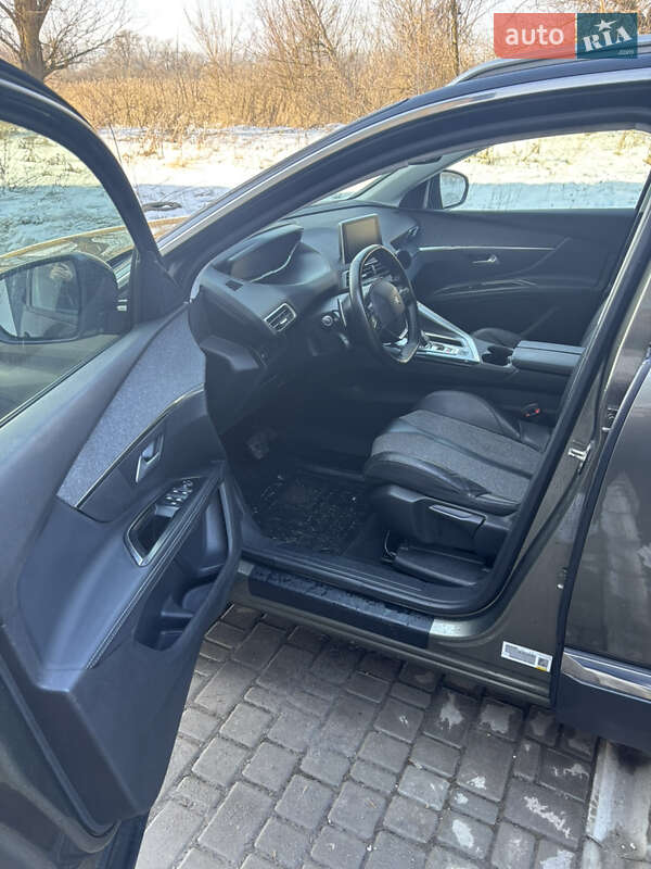 Внедорожник / Кроссовер Peugeot 5008 2017 в Тернополе