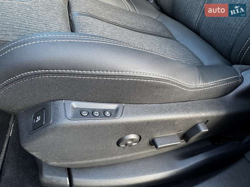 Внедорожник / Кроссовер Peugeot 5008 2020 в Луцке