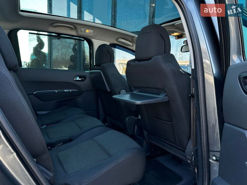Микровэн Peugeot 5008 2010 в Львове