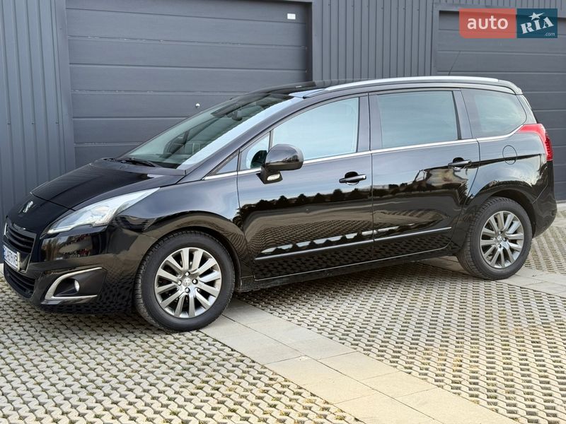 Микровэн Peugeot 5008 2015 в Самборе