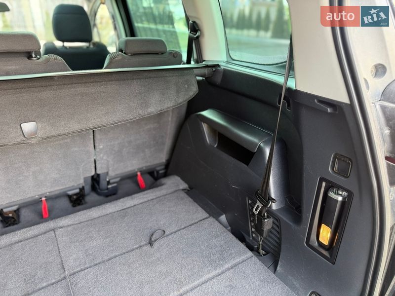 Микровэн Peugeot 5008 2015 в Самборе