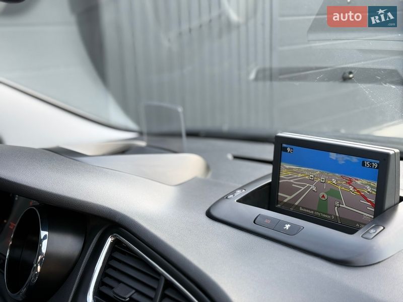 Микровэн Peugeot 5008 2015 в Самборе