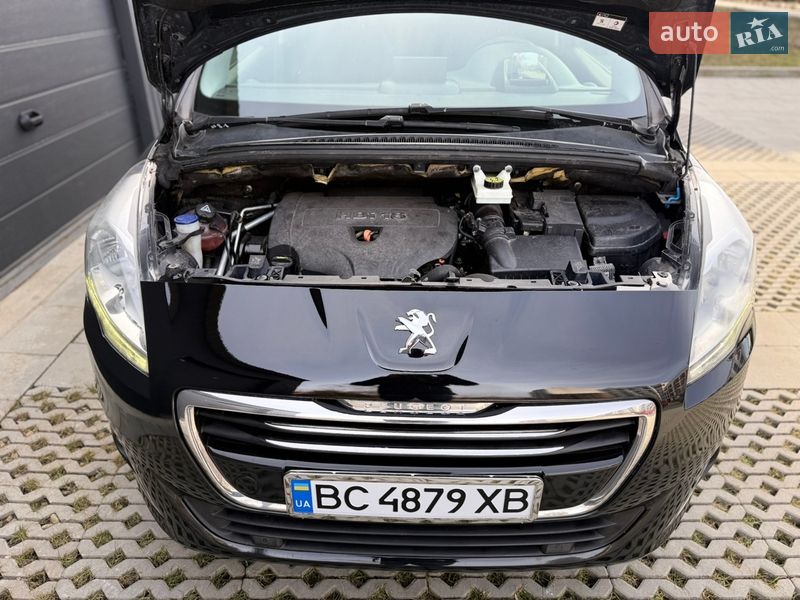 Микровэн Peugeot 5008 2015 в Самборе