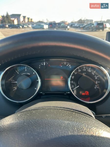 Микровэн Peugeot 5008 2015 в Виннице