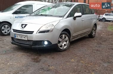 Микровэн Peugeot 5008 2010 в Ирпене