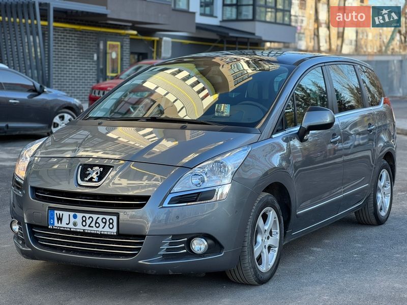 Peugeot 5008 2011