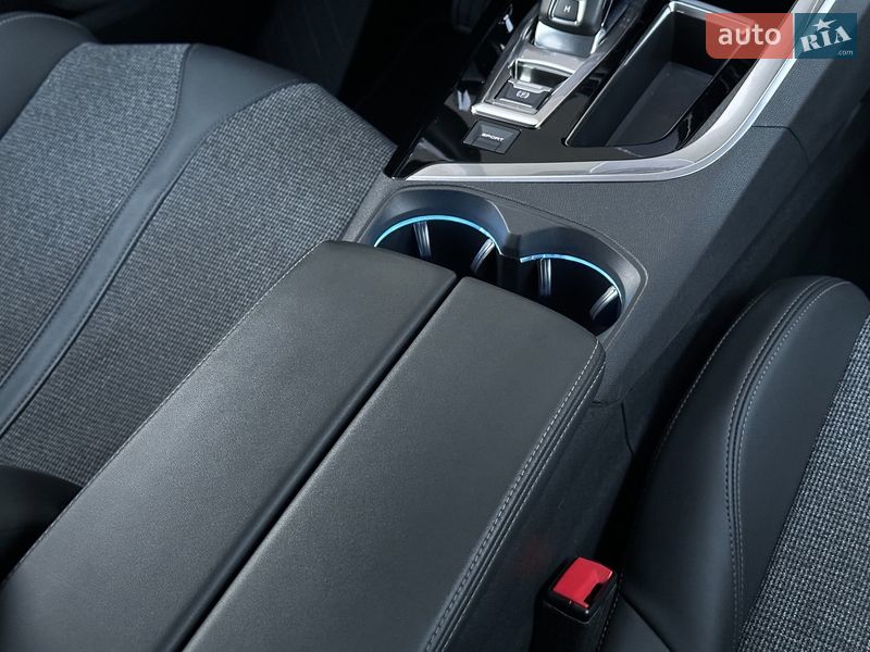 Внедорожник / Кроссовер Peugeot 5008 2020 в Тернополе