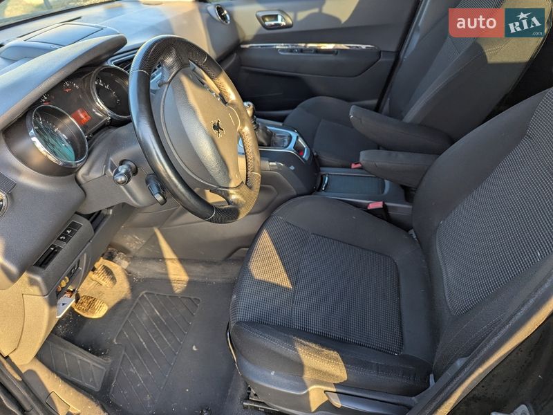 Микровэн Peugeot 5008 2010 в Рава-Русской