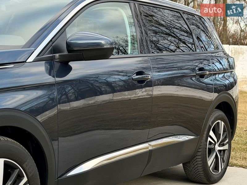 Внедорожник / Кроссовер Peugeot 5008 2019 в Луцке