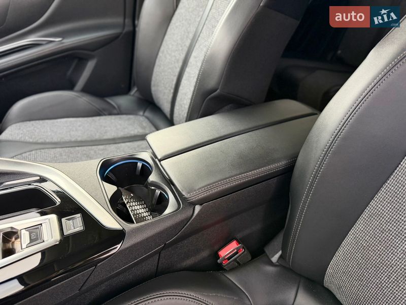 Внедорожник / Кроссовер Peugeot 5008 2019 в Луцке