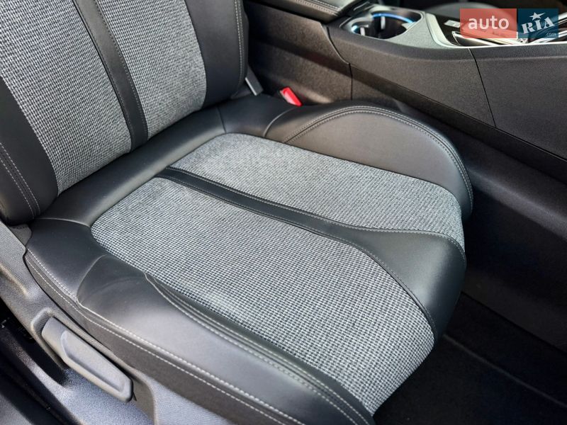 Внедорожник / Кроссовер Peugeot 5008 2019 в Луцке