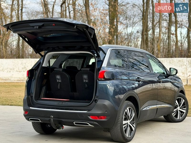 Внедорожник / Кроссовер Peugeot 5008 2019 в Луцке