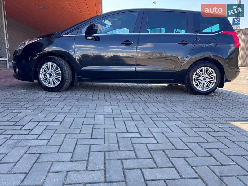 Микровэн Peugeot 5008 2010 в Луцке