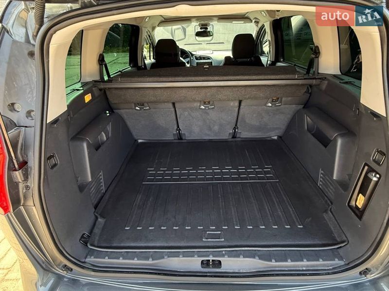 Мікровен Peugeot 5008 2013 в Павлограді