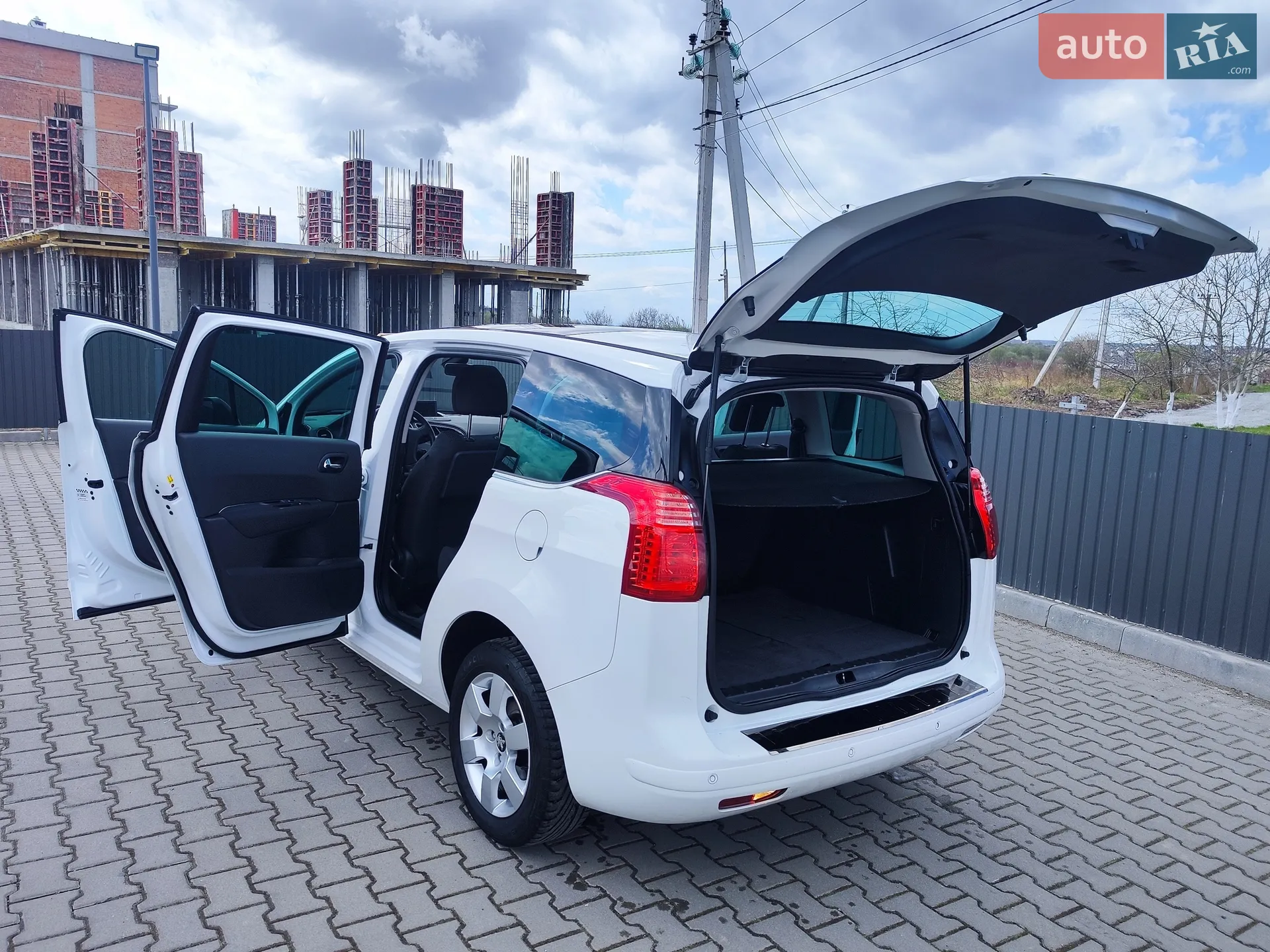 2016 Peugeot 5008 - мініатюра 2