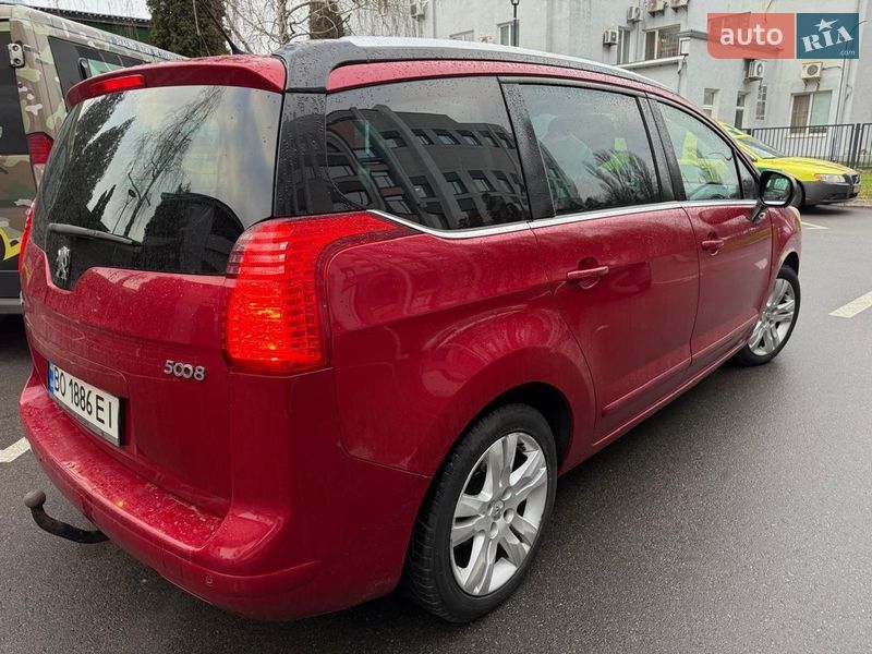 Микровэн Peugeot 5008 2011 в Киеве