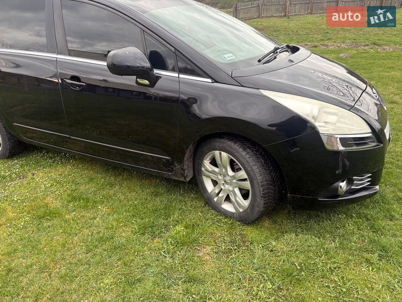 Микровэн Peugeot 5008 2010 в Рава-Русской