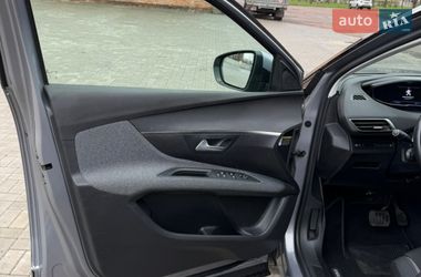 Внедорожник / Кроссовер Peugeot 5008 2020 в Черкассах