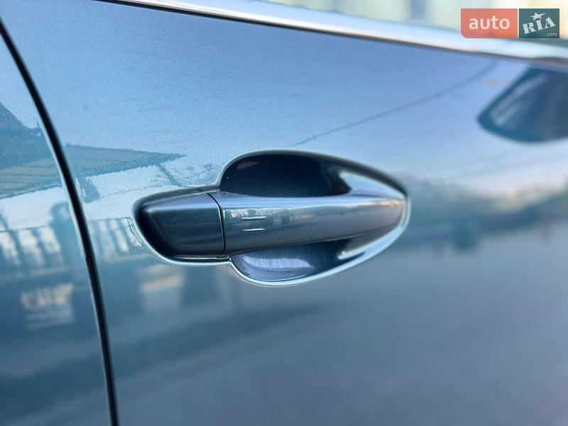 Внедорожник / Кроссовер Peugeot 5008 2017 в Черновцах