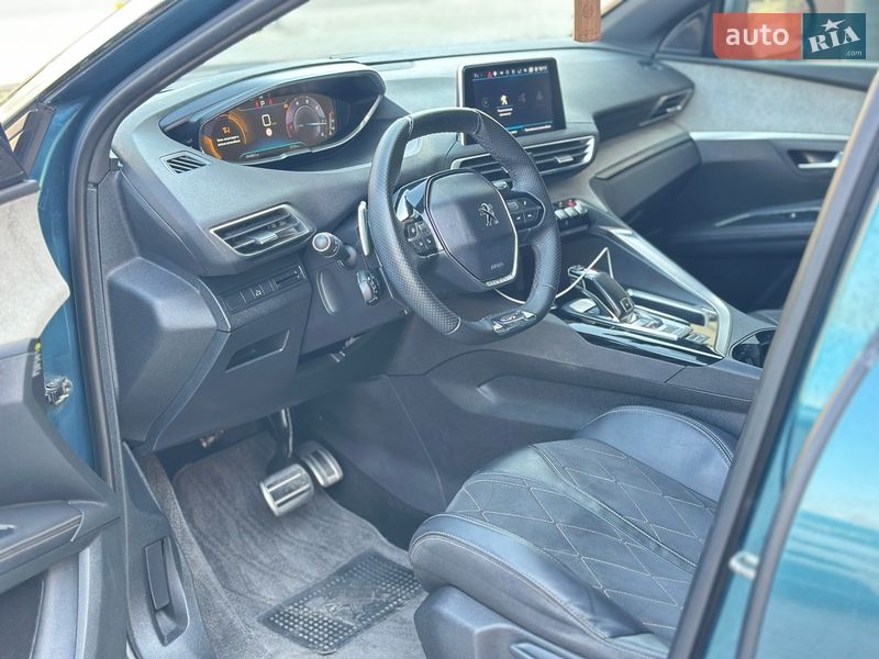 Внедорожник / Кроссовер Peugeot 5008 2017 в Черновцах