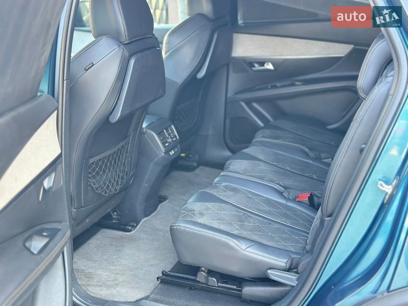 Внедорожник / Кроссовер Peugeot 5008 2017 в Черновцах