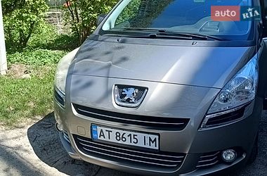 Микровэн Peugeot 5008 2011 в Калуше