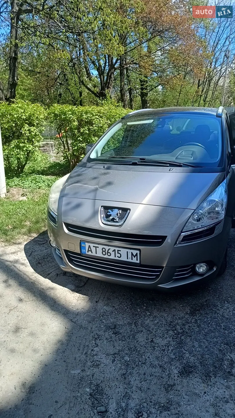 2011 Peugeot 5008 - фото 1