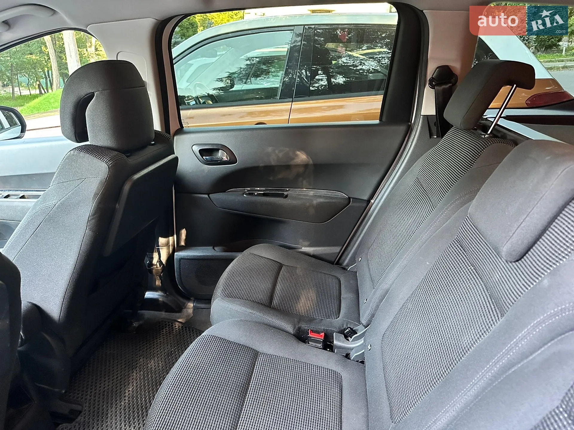 2016 Peugeot 5008 - мініатюра 15