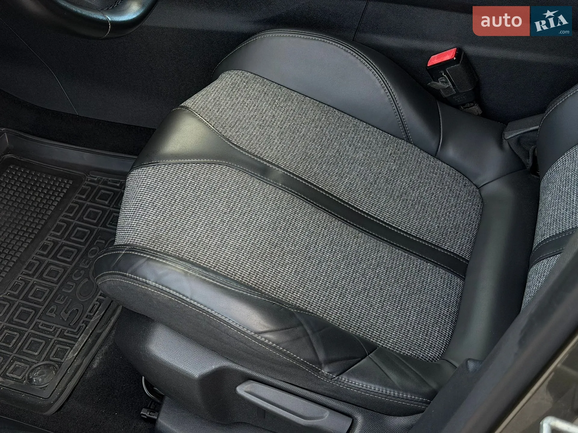 2017 Peugeot 5008 - мініатюра 14