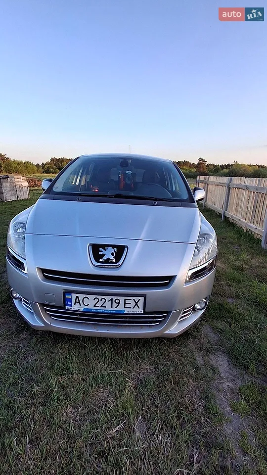 2010 Peugeot 5008 - мініатюра 10