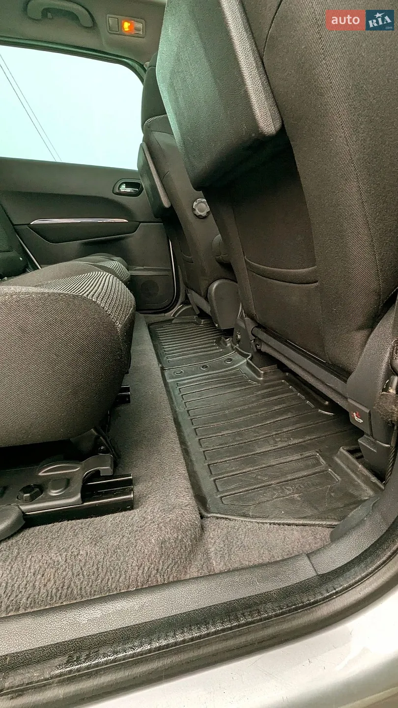 2011 Peugeot 5008 - мініатюра 25