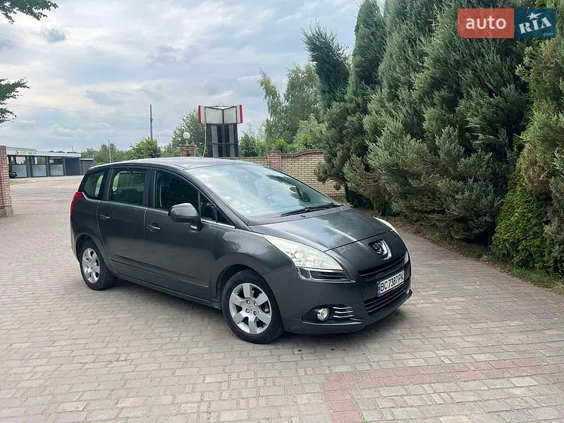 Peugeot 5008 2011