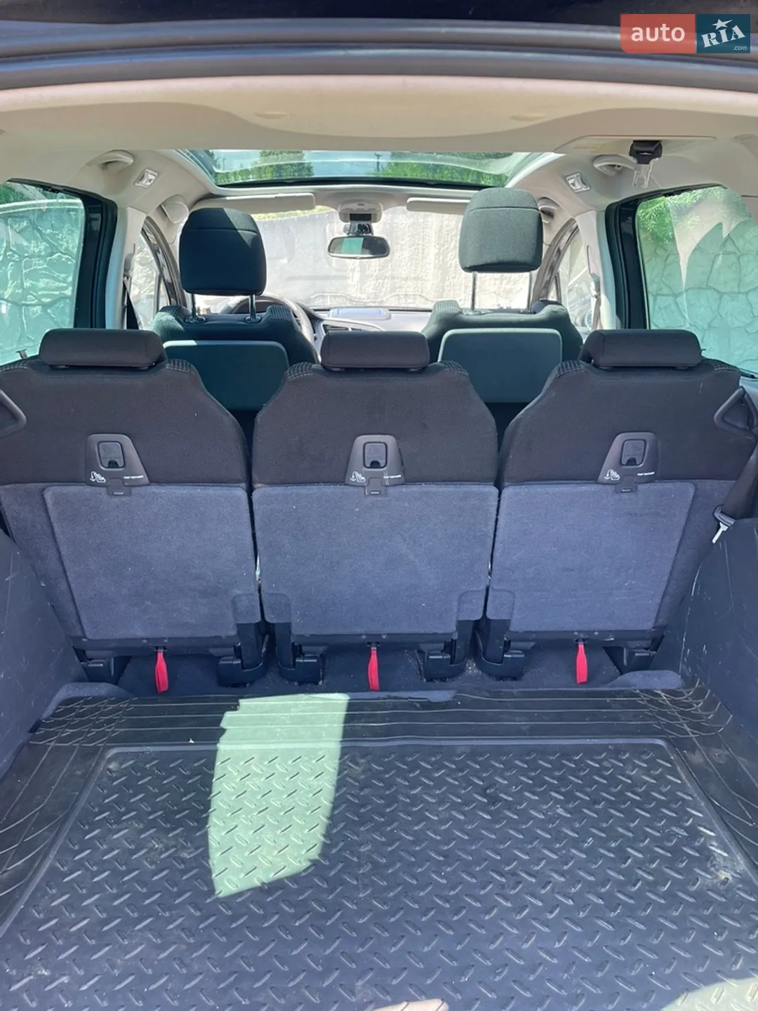 2010 Peugeot 5008 - мініатюра 28