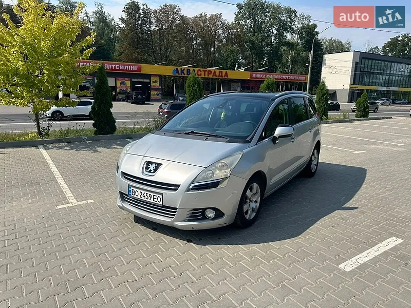 Peugeot 5008 2012