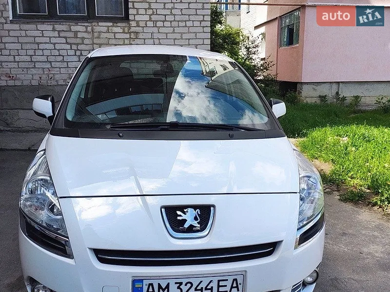 Peugeot 5008 2012