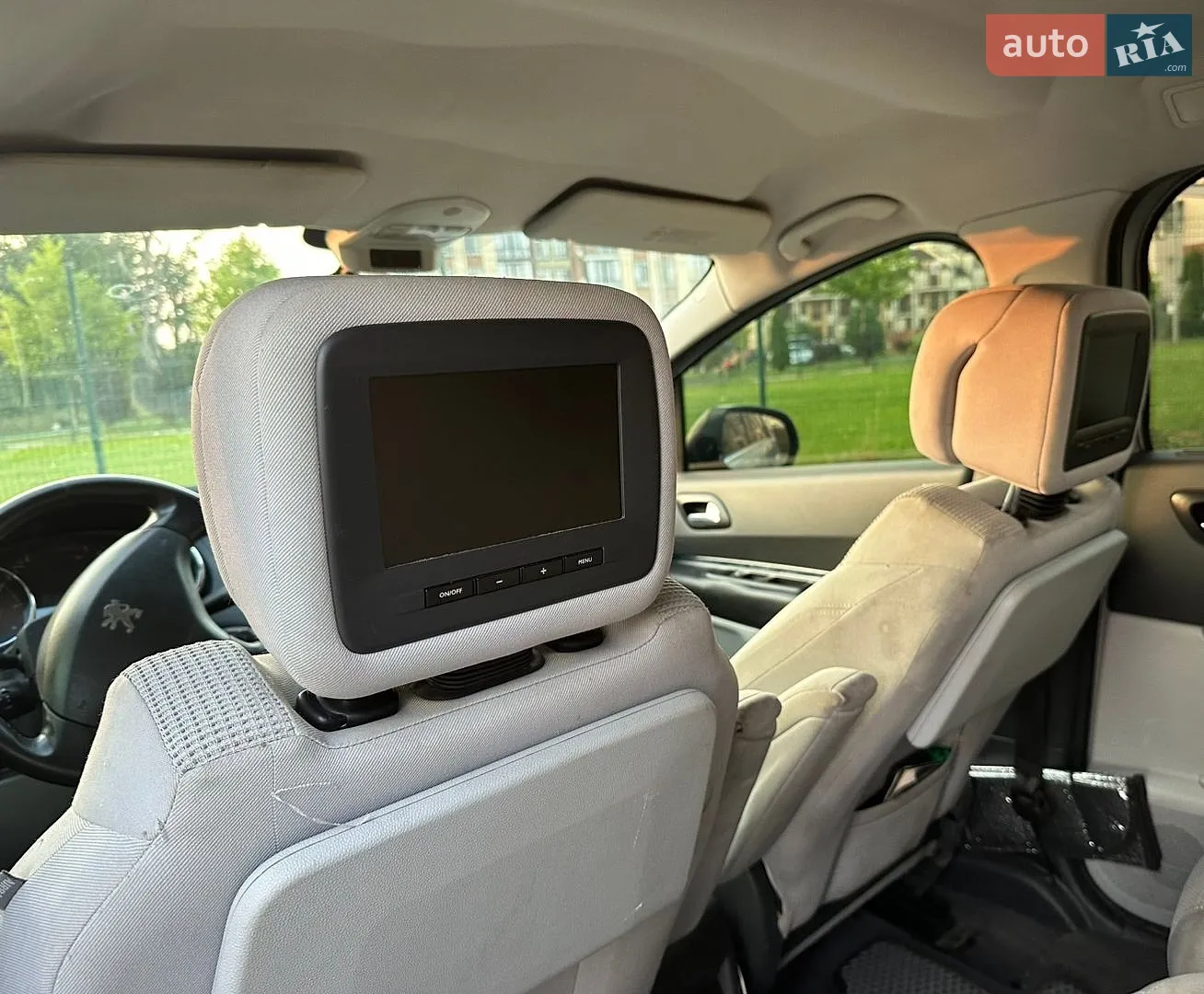 2010 Peugeot 5008 - мініатюра 11