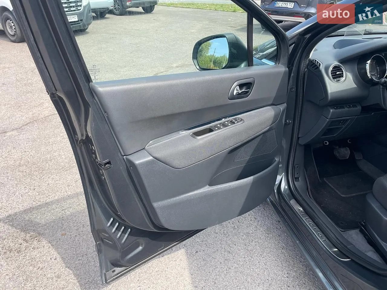 2016 Peugeot 5008 - мініатюра 26