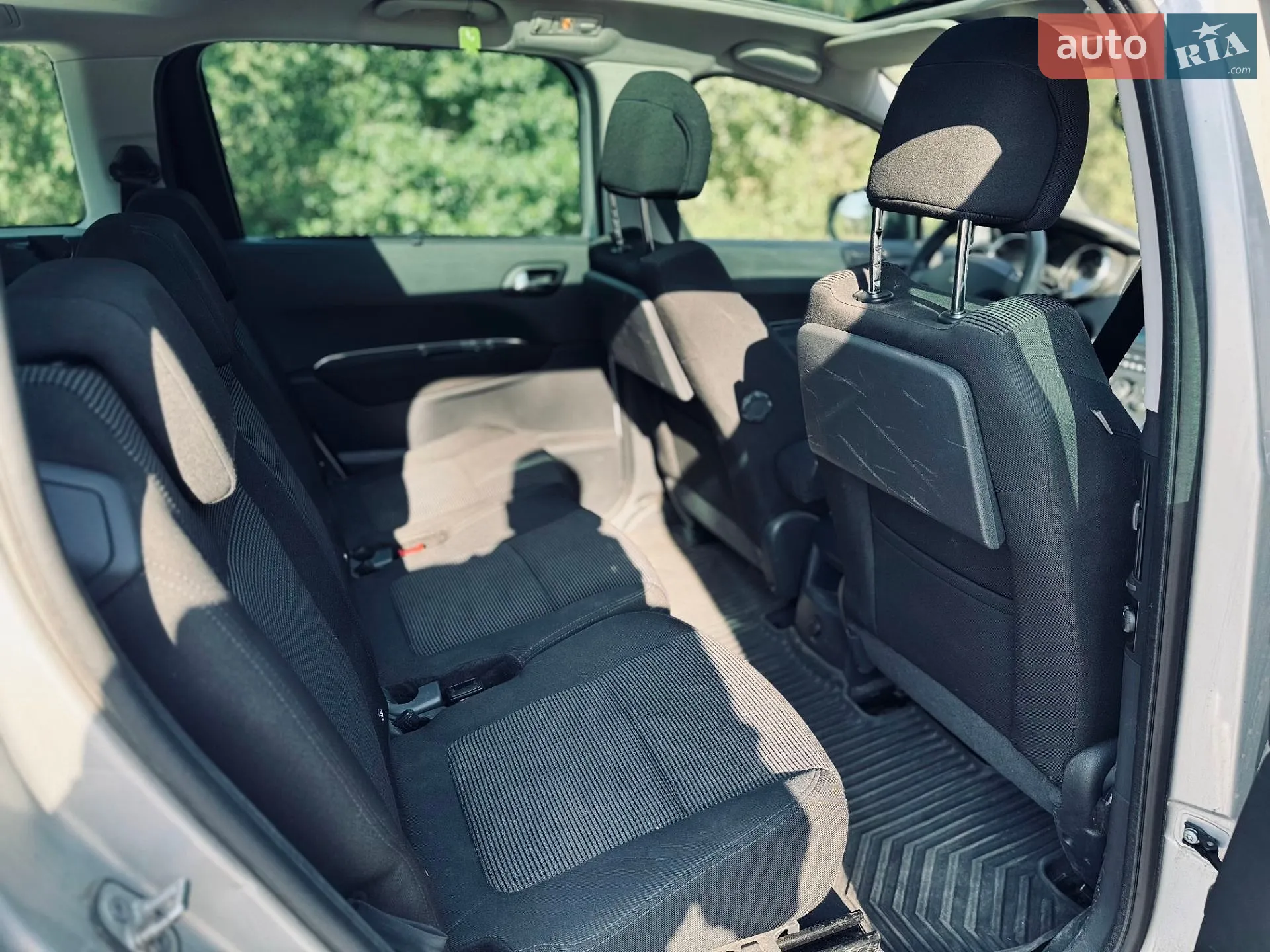 2010 Peugeot 5008 - мініатюра 10