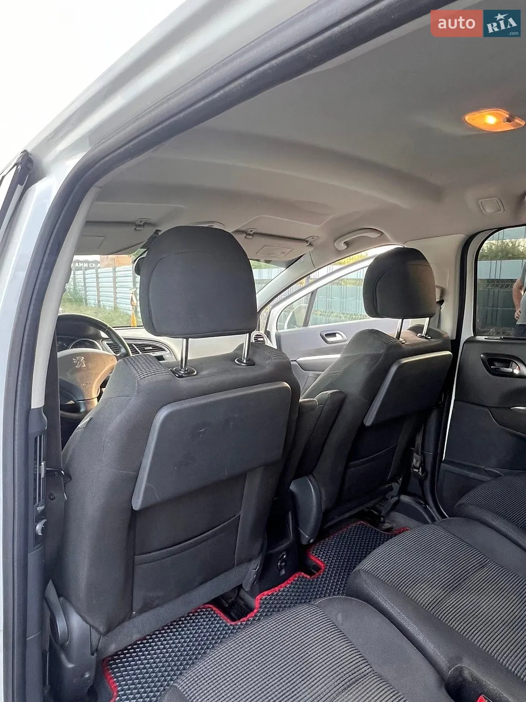 2011 Peugeot 5008 - мініатюра 10