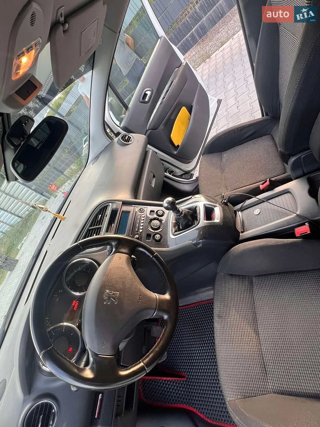 2011 Peugeot 5008 - мініатюра 11
