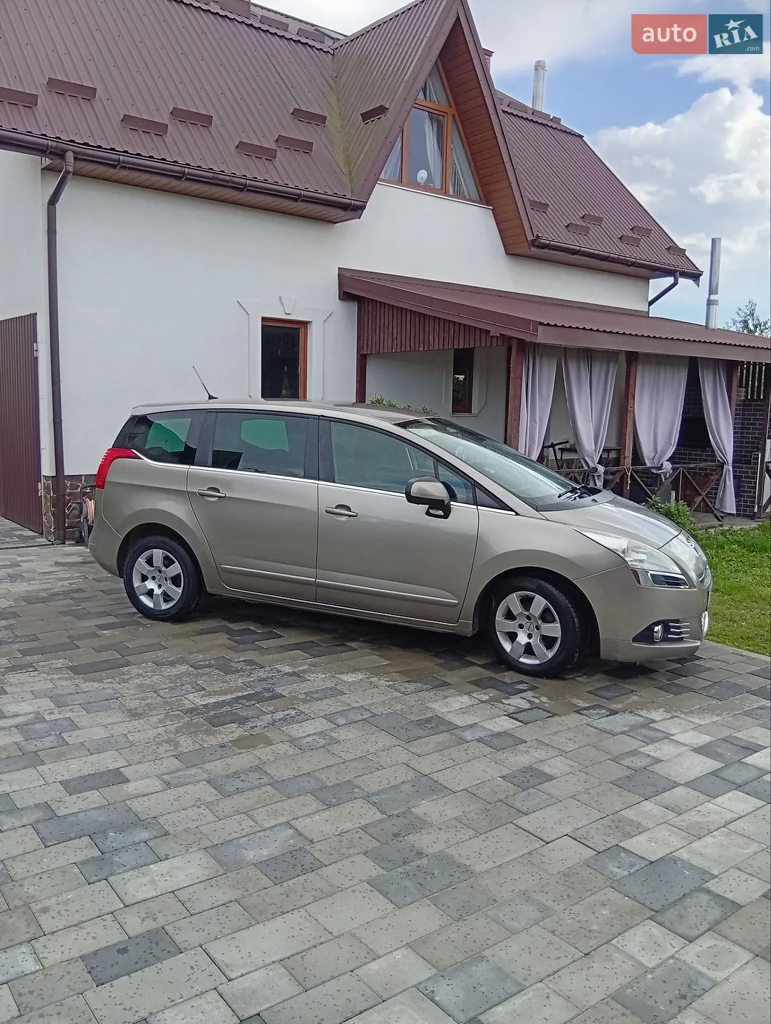 2011 Peugeot 5008 - фото 1