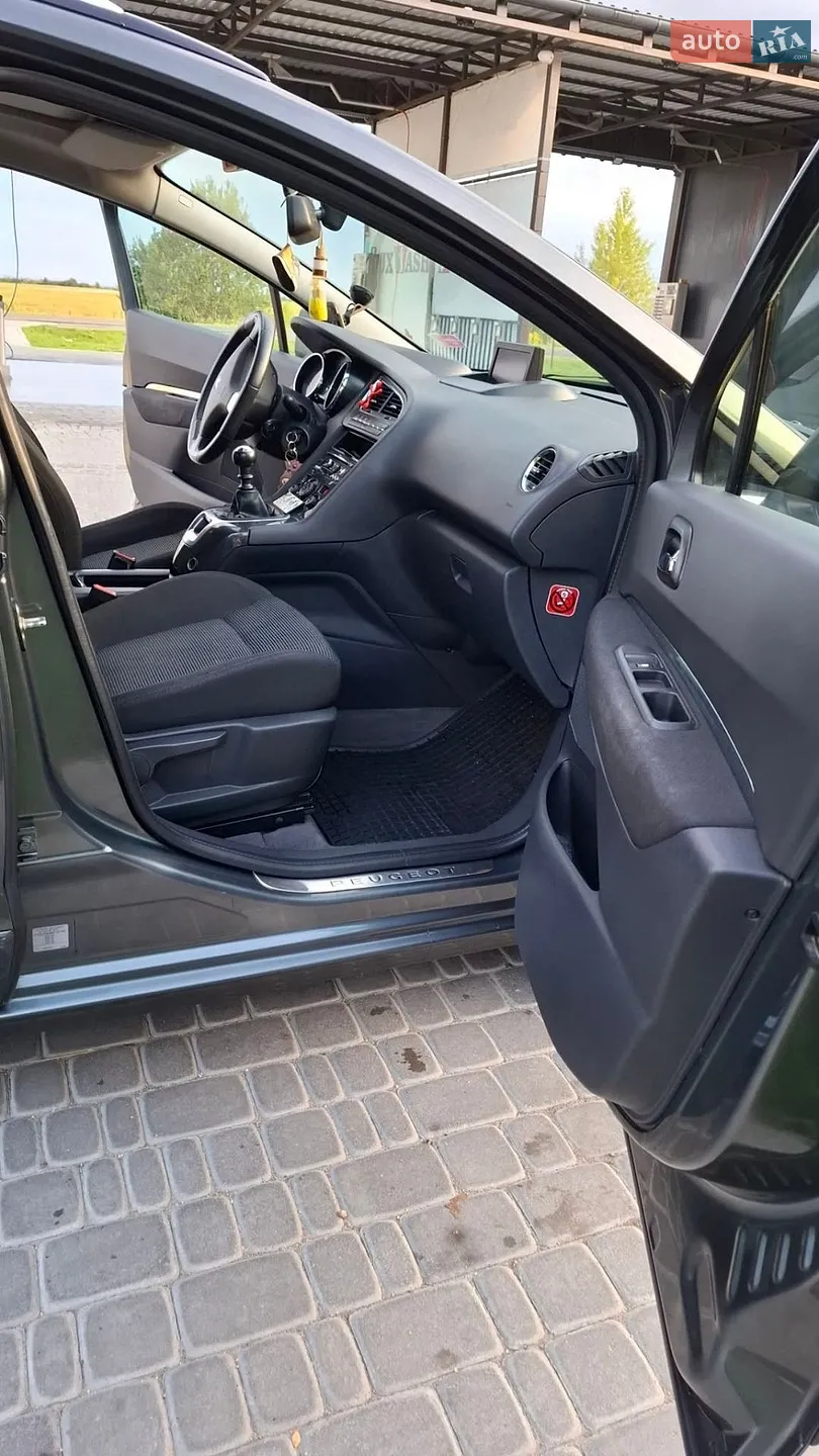 2011 Peugeot 5008 - мініатюра 13