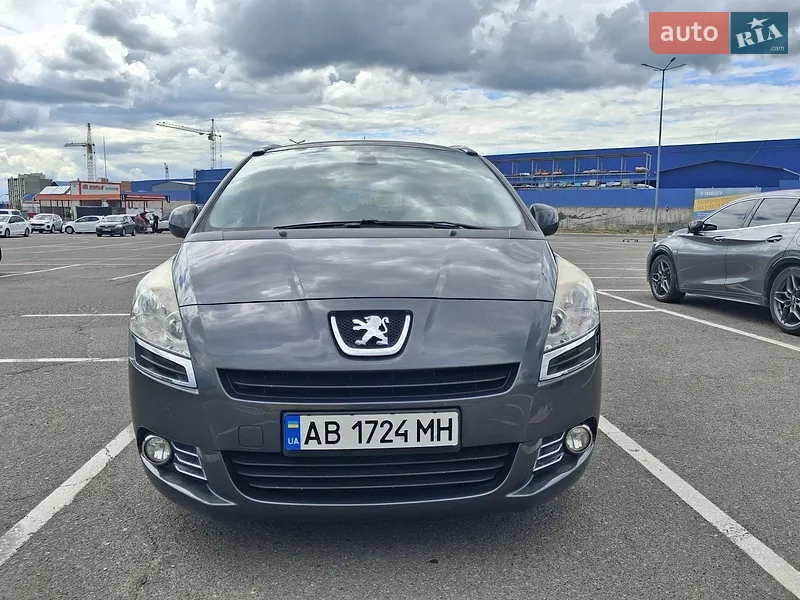 Peugeot 5008 2012
