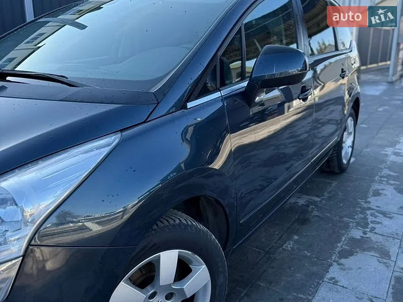 Peugeot 5008 2013