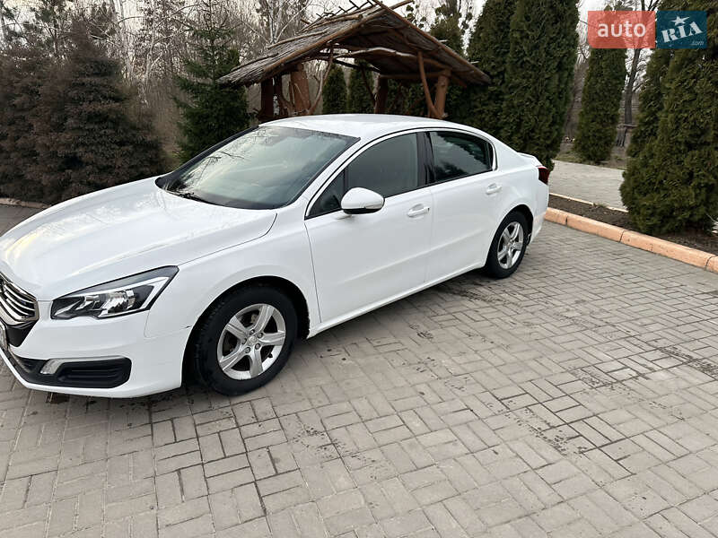 Седан Peugeot 508 2015 в Дубні