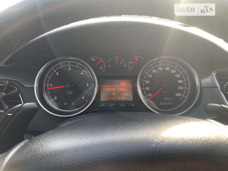 Седан Peugeot 508 2011 в Татарове