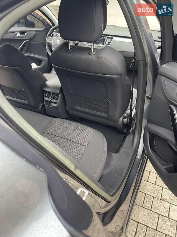 Седан Peugeot 508 2012 в Ужгороде
